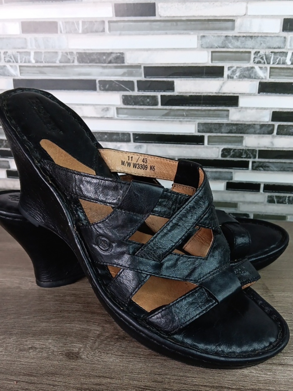 Born Womems 11/43 Black Leather Strappy Slip On Wedges